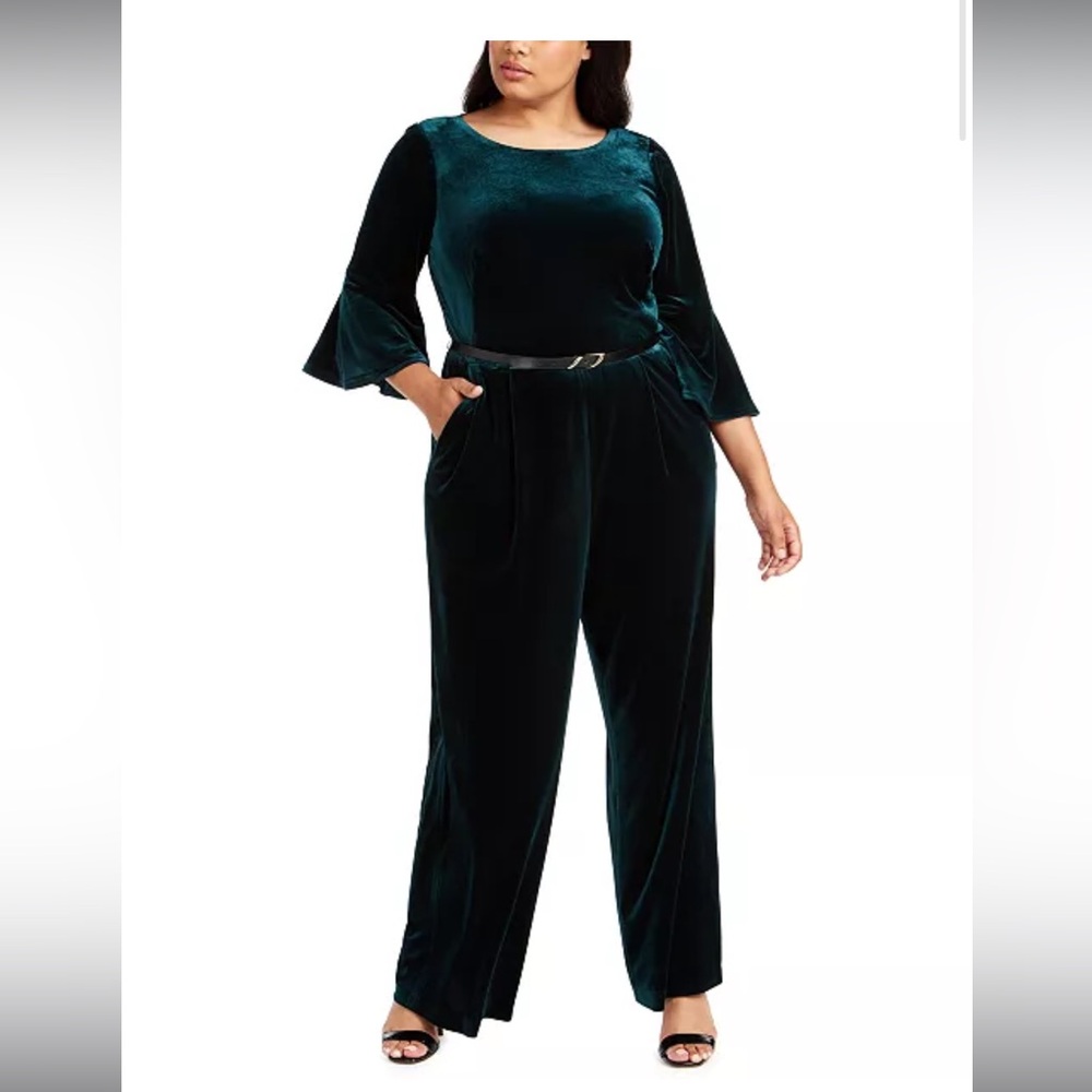 XXL velvet emerald jumpsuit- so flattering and comfortable holiday!! VGUC